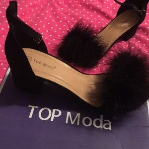 👠 Pom Pom heels from Top Moda 🐰